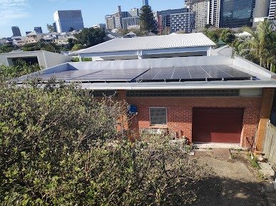 Instalación de placas solares en una vivienda de la provincia de Valencia